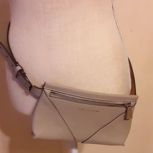 Gorgeous MICHAEL KORS BELT PURSE